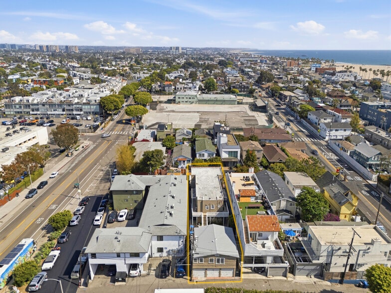 More Photos Of 117 Paloma Ave, Venice Apartments For Sale