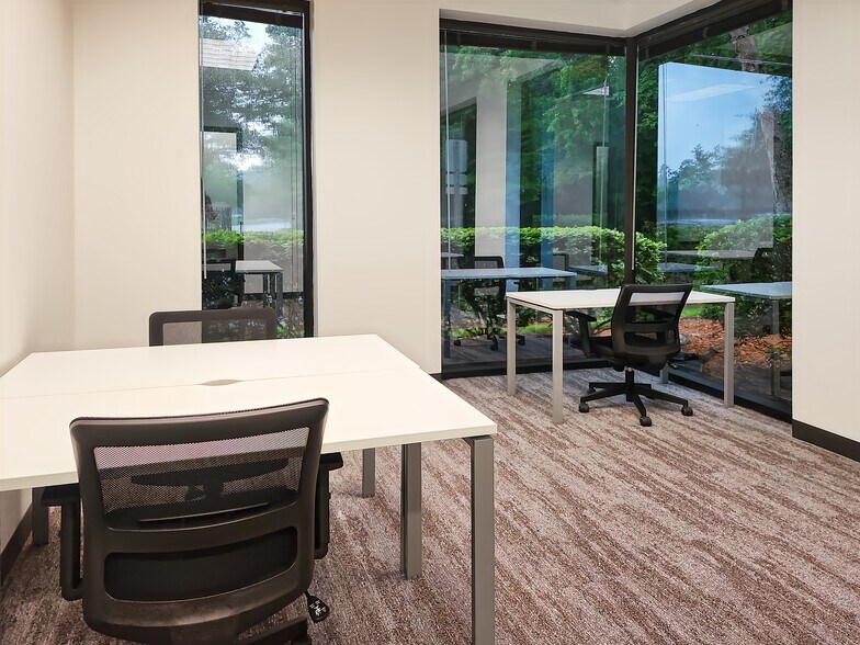 More Photos Of 330 Crossing Blvd, Orange Park Coworking Space