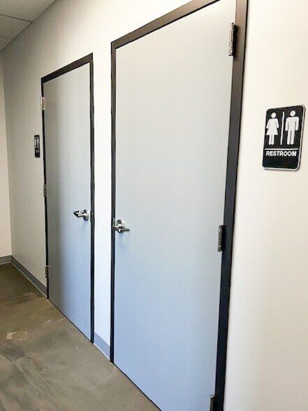 More Photos Of 2005 S Elm Pl, Broken Arrow Unknown For Lease