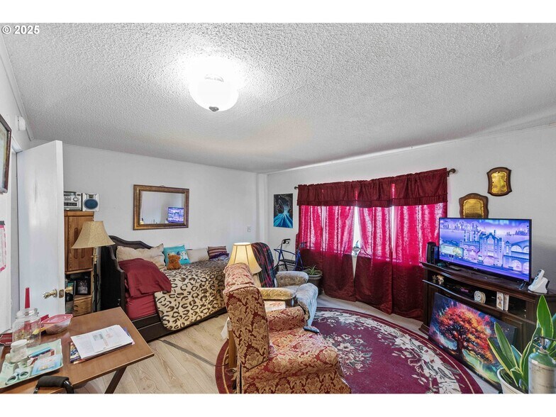 More Photos Of 1900 Monroe St, North Bend Apartments For Sale