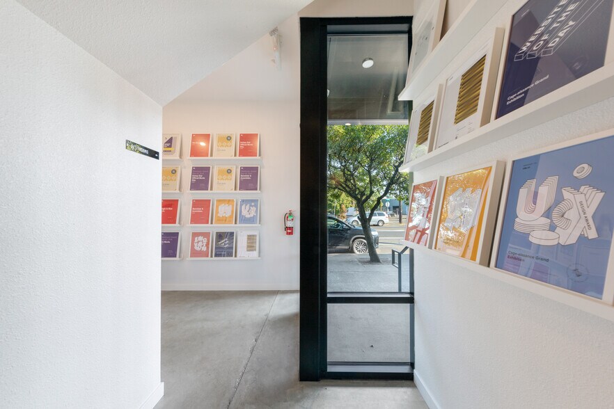 More Photos Of 5338 SE Foster Rd, Portland Storefront For Sale