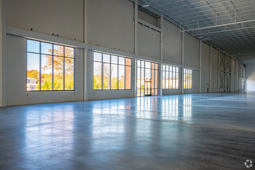 More Photos Of 936 Harrison Ave, Kearny Distribution For Lease