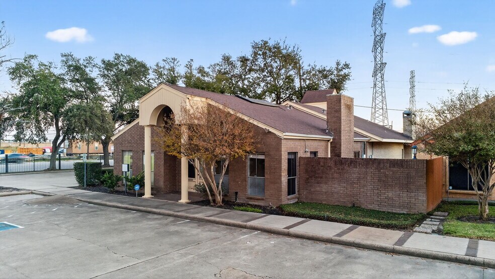 Primary Photo Of 11111 Jones Rd, Houston Medical For Sale