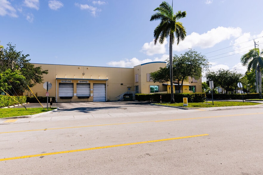 More Photos Of 11403 NW 39th St, Miami Light Distribution For Sale
