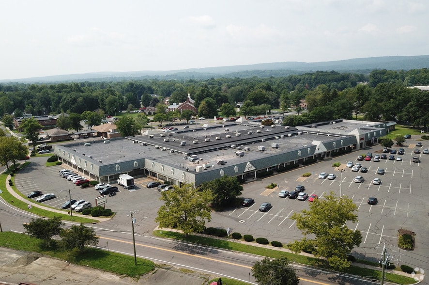 More Photos Of 836 Park Ave, Bloomfield General Retail For Lease