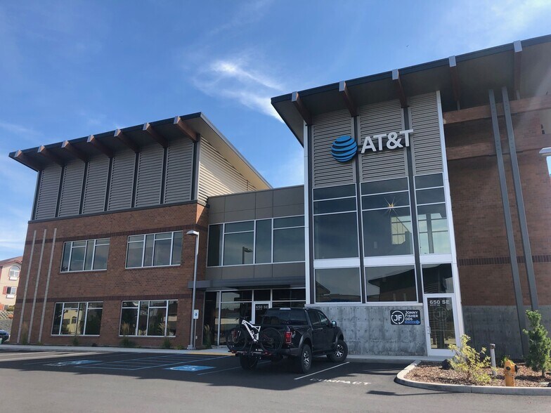 More Photos Of 650 SE Bishop Blvd, Pullman Office For Lease