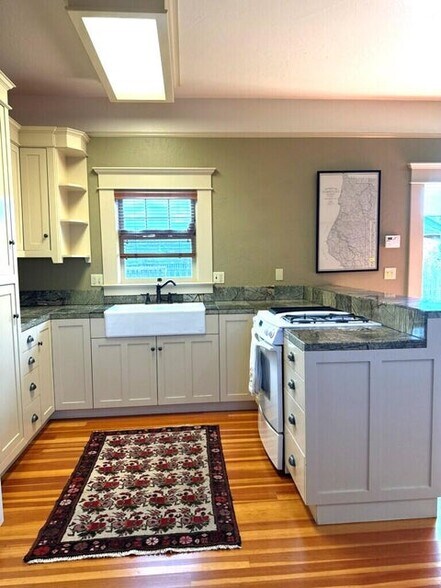 More Photos Of 755 12th St, Fortuna Office For Sale