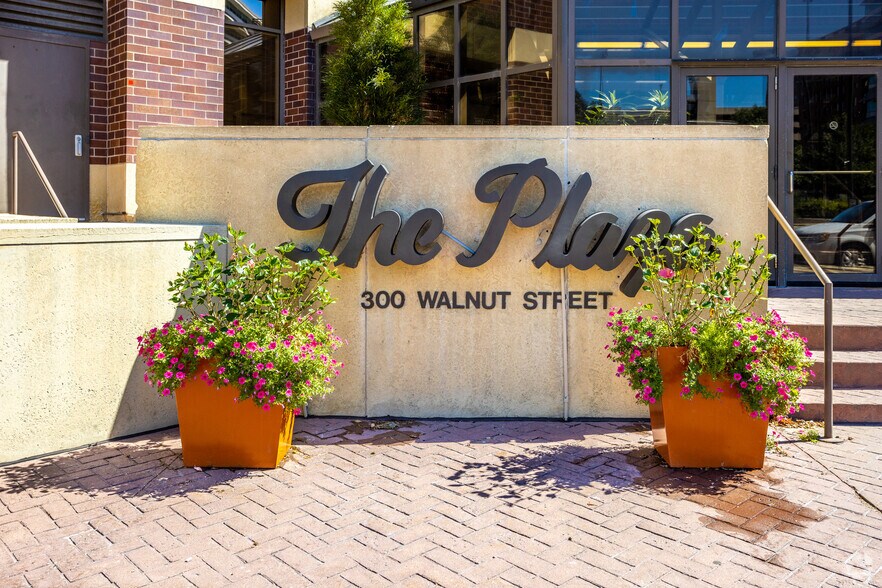 More Photos Of 300 Walnut St, Des Moines Apartments For Sale