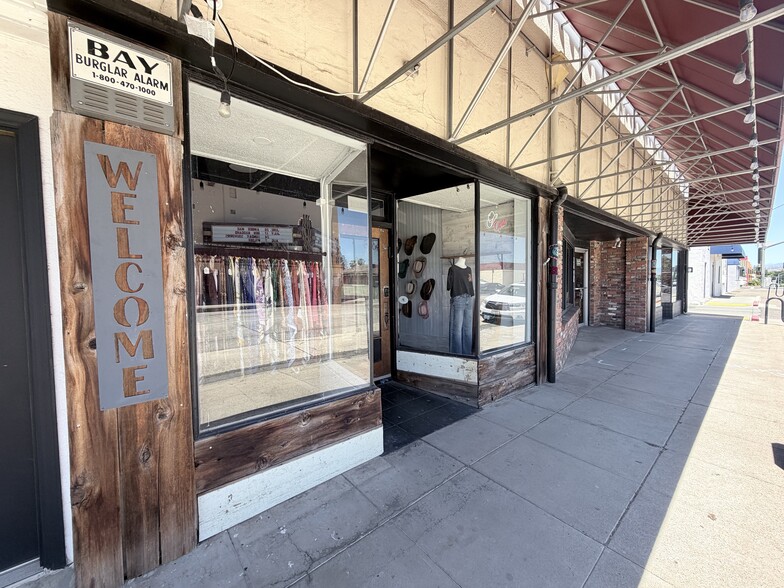More Photos Of 328-340 Oak St, Red Bluff Storefront For Sale