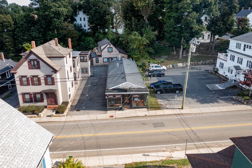 More Photos Of 24 Samoset St, Plymouth Freestanding For Sale