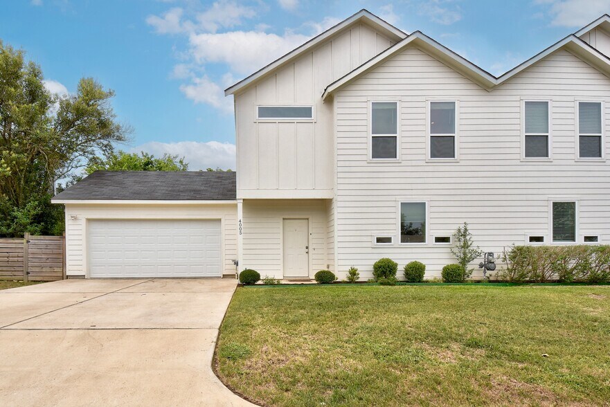 More Photos Of 4005 A/B Clawson Rd, Austin Specialty For Sale