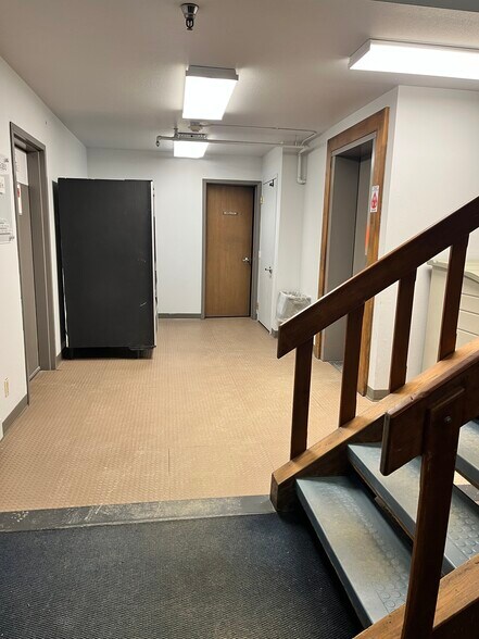 More Photos Of 4000 W 50th Ave, Anchorage Warehouse For Sale