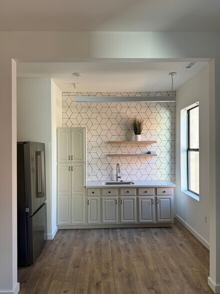 More Photos Of 142-156 Castro St, Mountain View Office For Lease