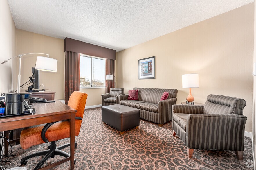 More Photos Of 6617 Ritchie Hwy, Glen Burnie Hotel For Sale