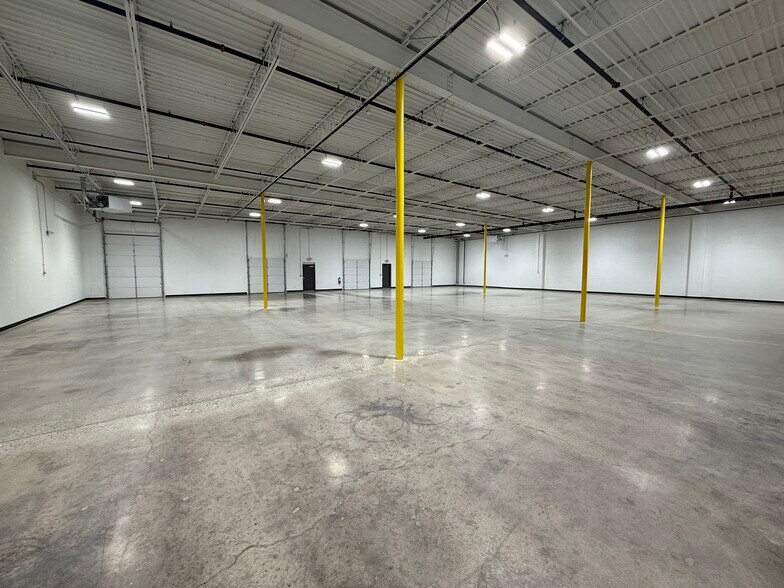 More Photos Of 11430-11444 Rockfield Ct, Sharonville Warehouse For Lease