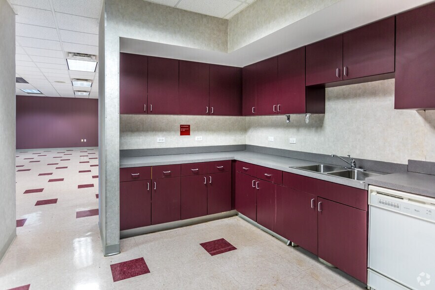 More Photos Of 6625 Lenox Park Dr, Memphis Office For Lease