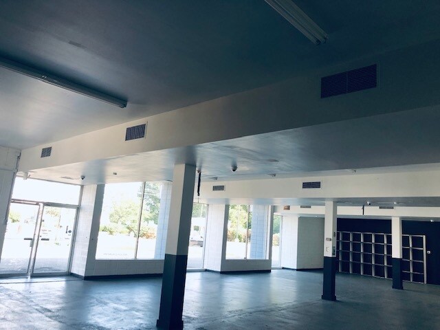 More Photos Of 770 Georges Rd, North Brunswick Storefront For Lease