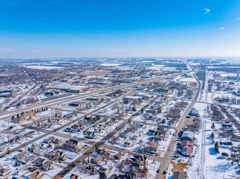 More Photos Of 223 Elm St W, Norwood Young America Storefront For Sale