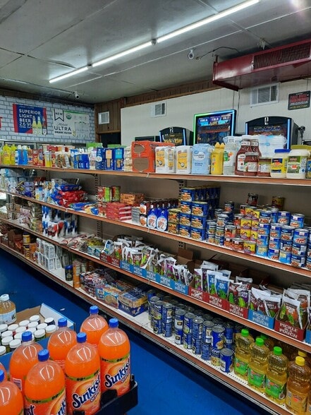 More Photos Of 1155 SW Sylvan Rd, Atlanta Convenience Store For Lease