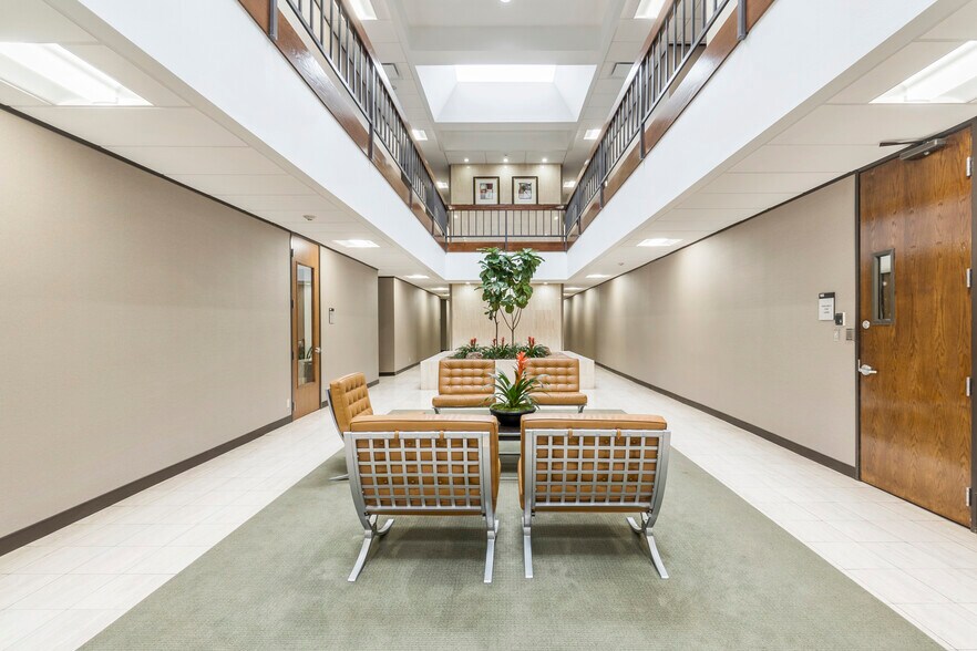 More Photos Of 4300 MacArthur Ave, Dallas Office For Lease