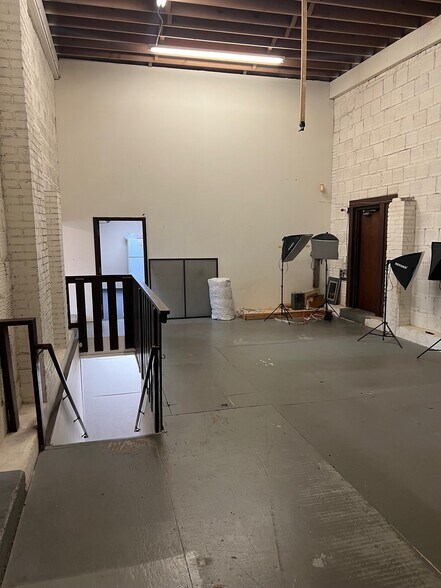 More Photos Of 4222 E Lake St, Minneapolis Freestanding For Sale