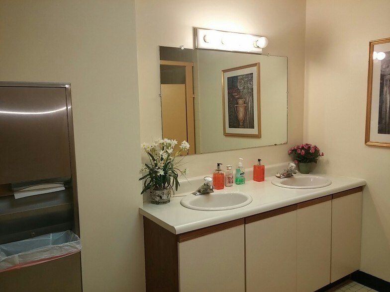 More Photos Of 4200 Euclid Ave, Rolling Meadows Office For Lease