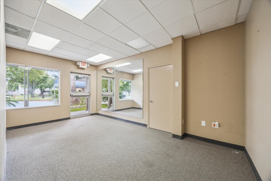 More Photos Of 6504 Memorial Dr, Texas City Medical For Sale