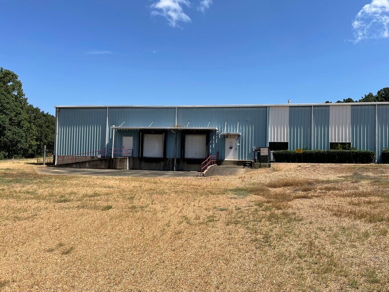 More Photos Of 5670 US-80, Jackson Manufacturing For Lease