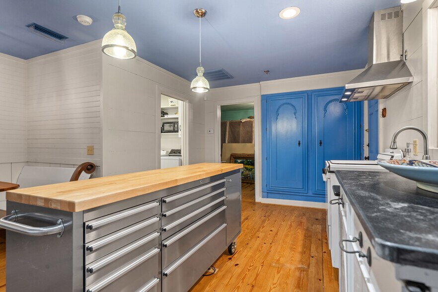 More Photos Of 7142 Highway 76 W, Clayton Storefront For Sale