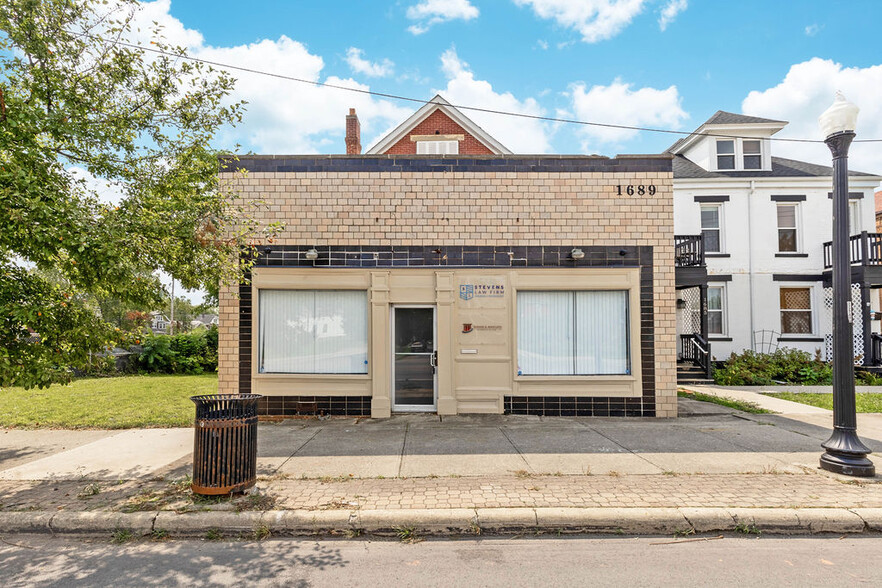 Primary Photo Of 1689 E Main St, Columbus Office Residential For Sale