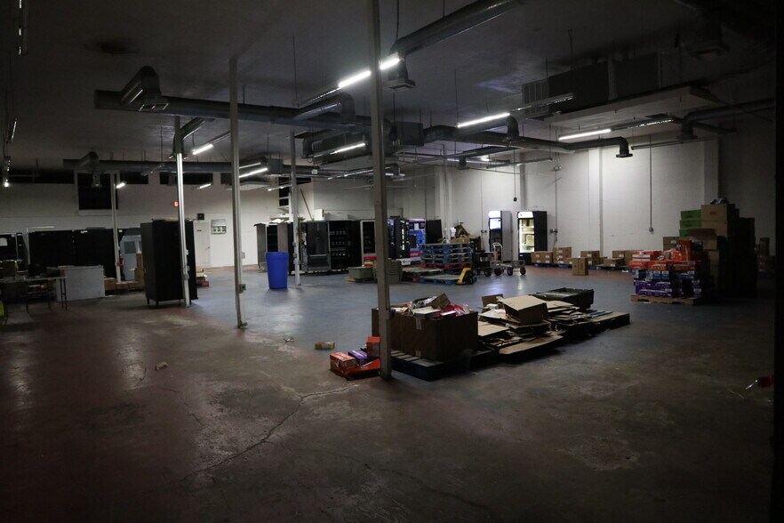 More Photos Of 877 Orange Ave, Tallahassee Warehouse For Sale