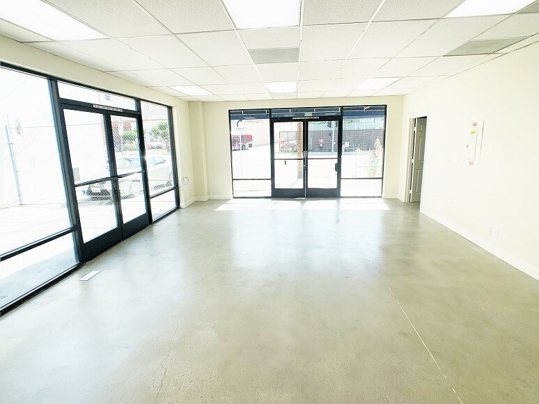 More Photos Of 935 N Vignes St, Los Angeles Auto Dealership For Lease