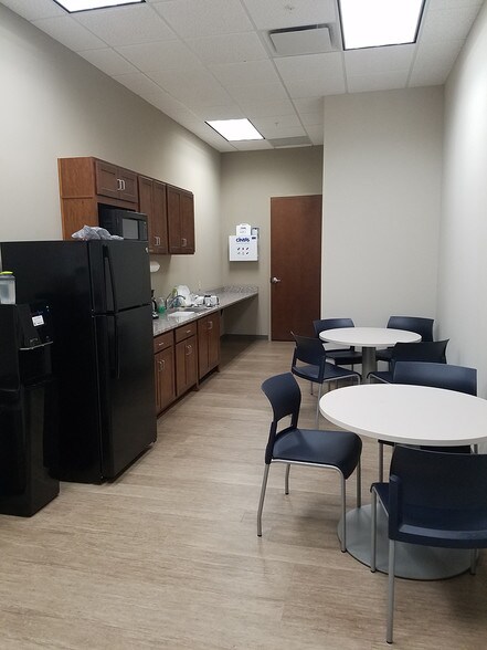 More Photos Of 3525 Whitehall Park Dr, Charlotte Office For Lease