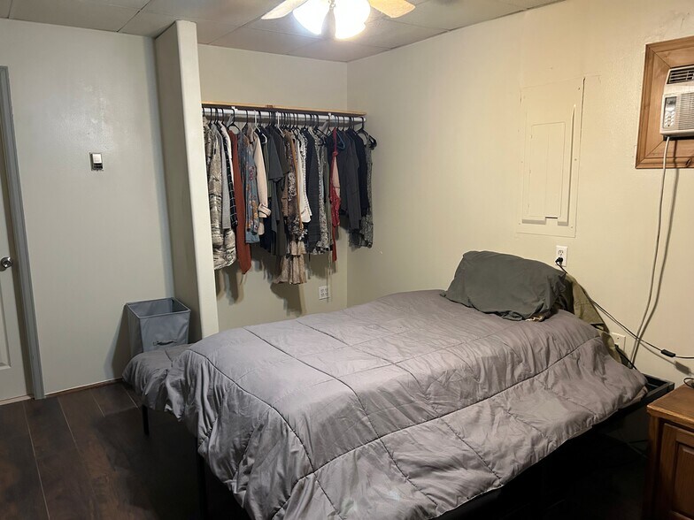 More Photos Of 135-145 Cleveland Ave, Loveland Warehouse For Sale