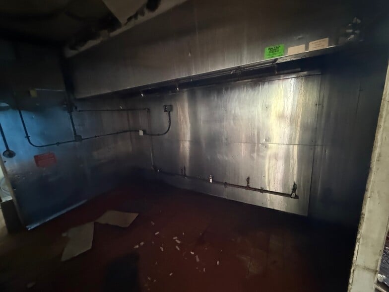 More Photos Of 235 S Cedar Ave, South Pittsburg Flex For Sale