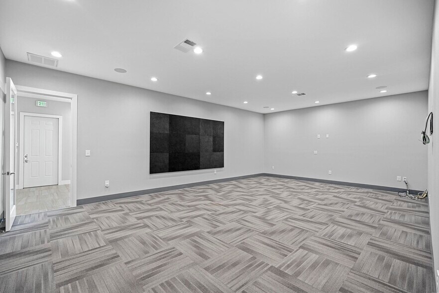 More Photos Of 8212 Liberty Grove Rd, Rowlett Medical For Sale