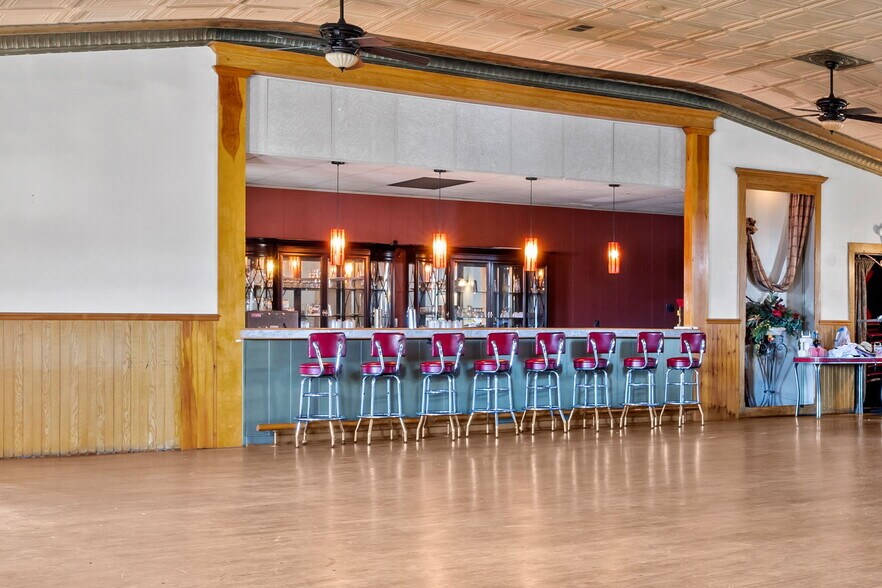 More Photos Of 1000 W State St, Coal Township Restaurant For Sale