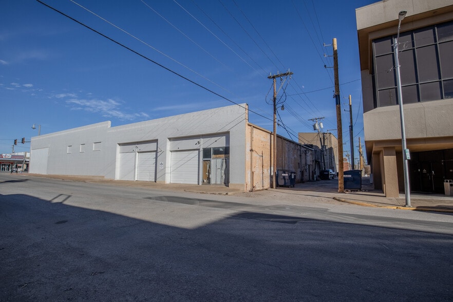 More Photos Of 880 W Main St, Duncan Healthcare For Sale