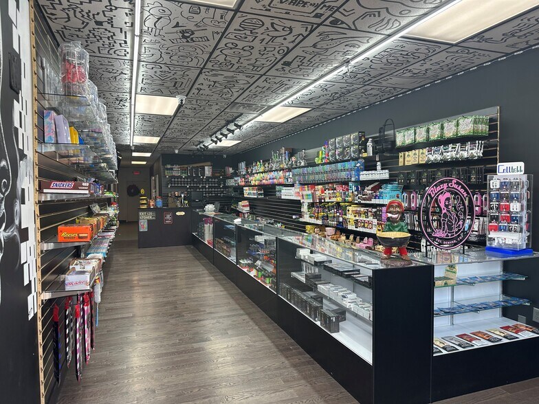 More Photos Of 881 Main St, Sayreville Freestanding For Lease