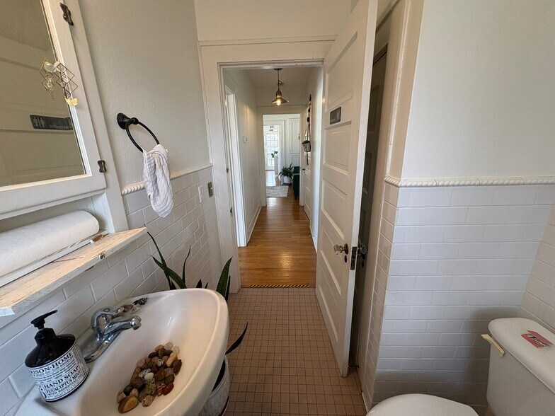 More Photos Of 106 S Church St, McKinney Loft Creative Space For Lease