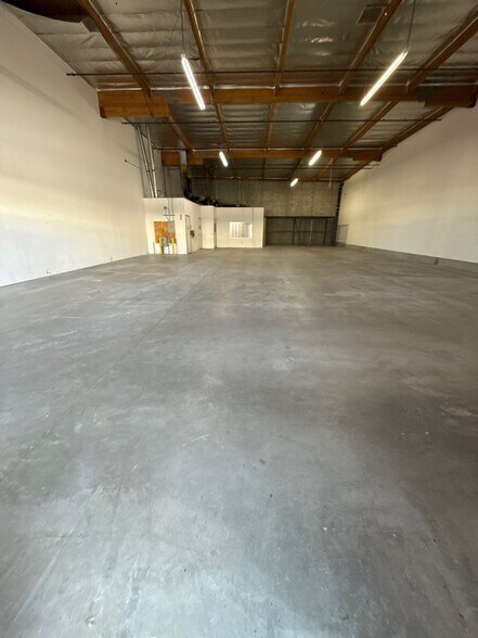 More Photos Of 13200-13228 S Western Ave, Gardena Warehouse For Lease