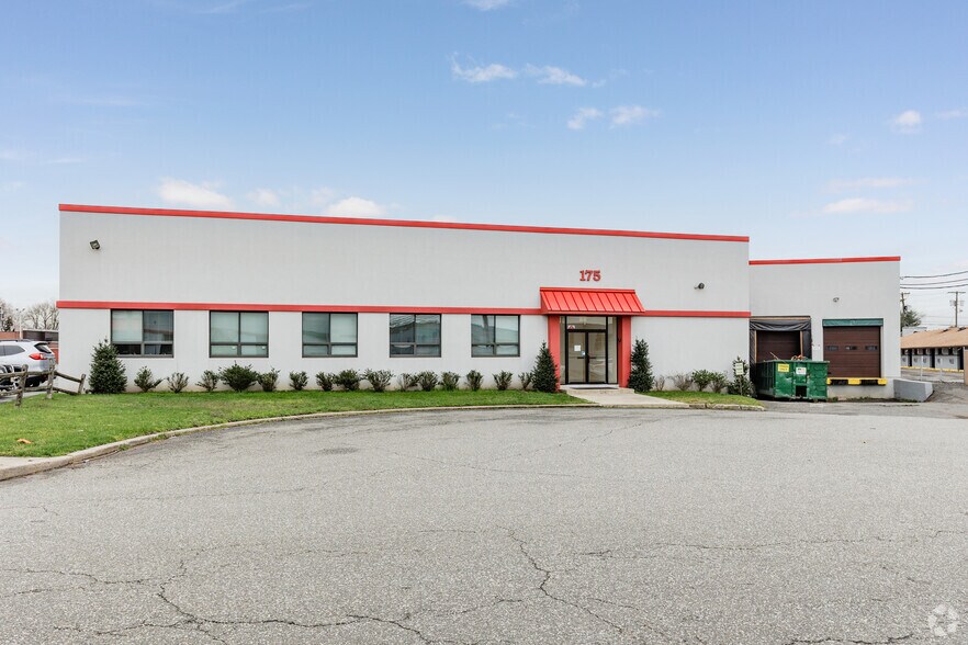 More Photos Of 175 Louis St, South Hackensack Warehouse For Lease