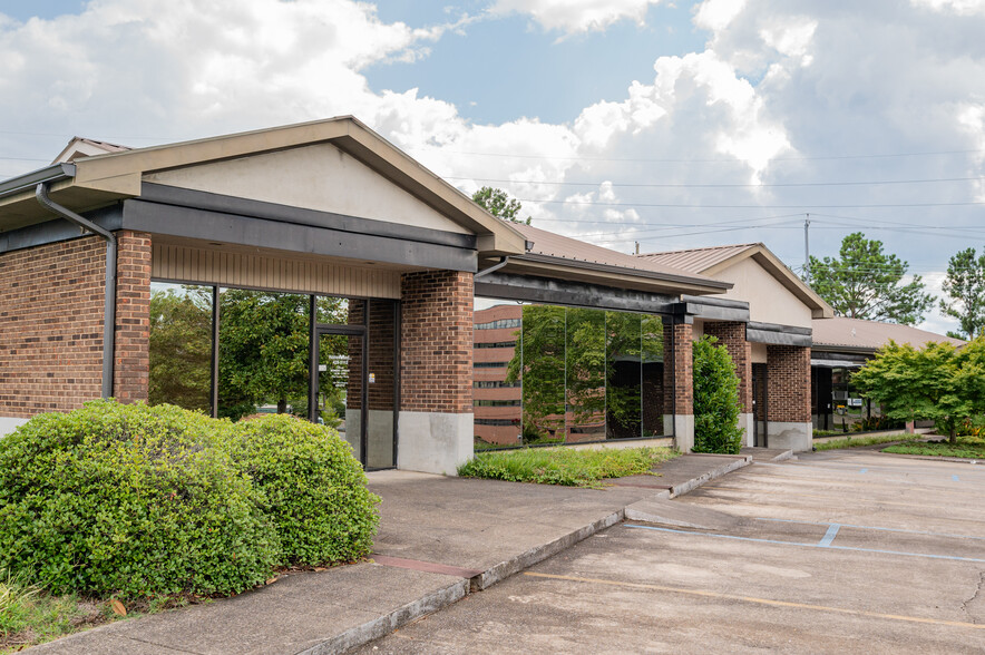 Primary Photo Of 730 Memorial Dr, Bessemer Medical For Sale