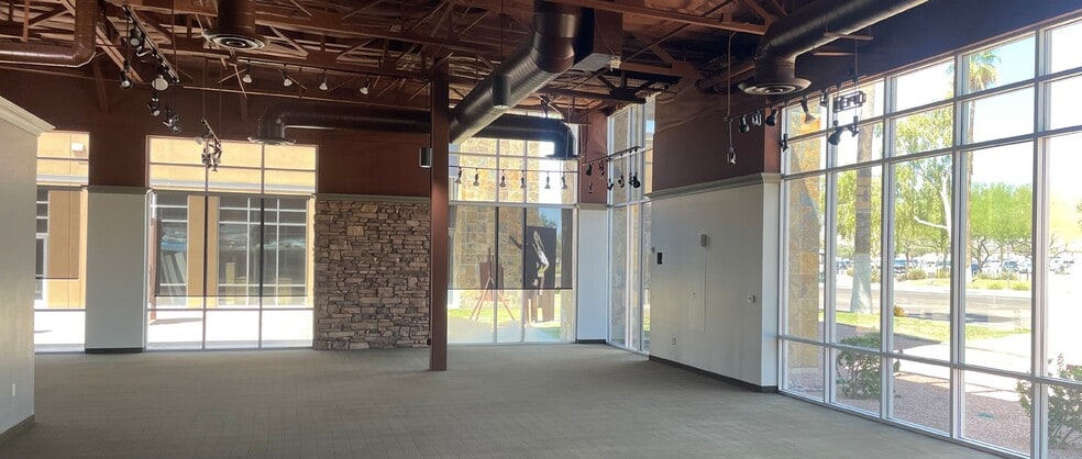 More Photos Of 8425 S Emerald Dr, Tempe Freestanding For Sale