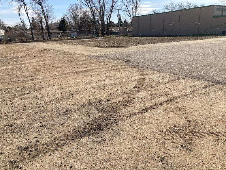 More Photos Of 2500 Burdick Expy E, Minot Land For Sale