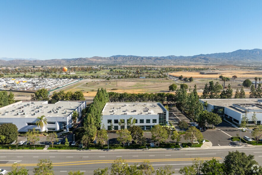 More Photos Of 152 Technology Dr, Irvine Light Manufacturing For Lease