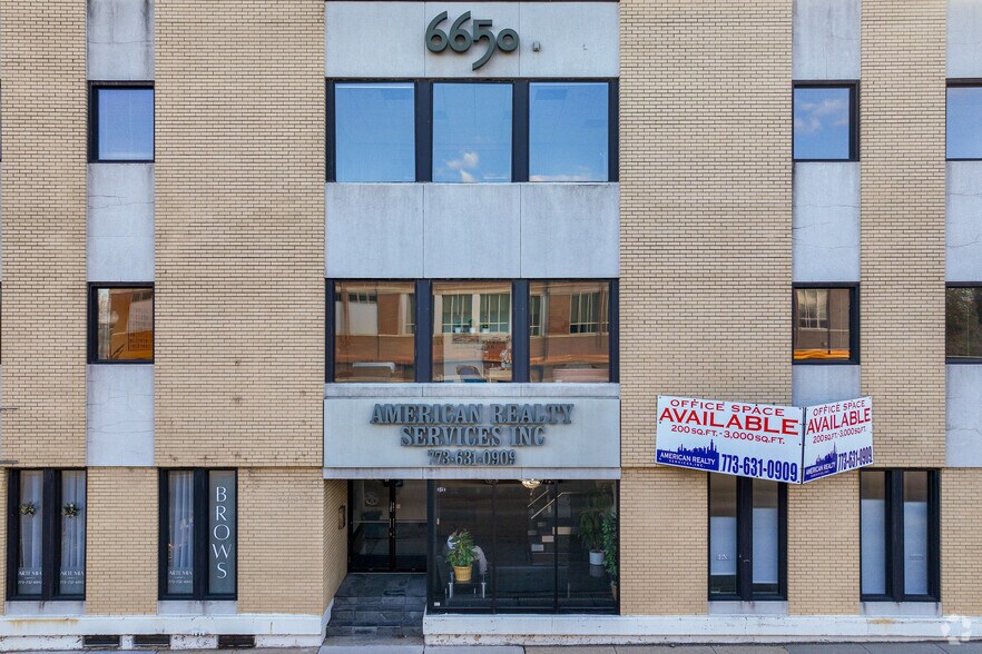 More Photos Of 6650 N Northwest Hwy, Chicago Office For Lease