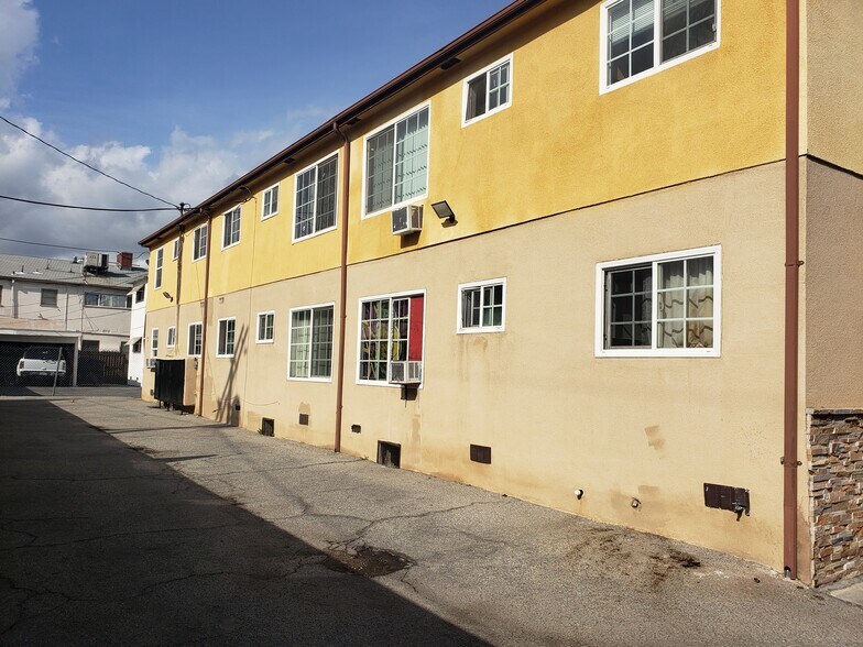 More Photos Of 6649 Sepulveda Blvd, Van Nuys Apartments For Sale