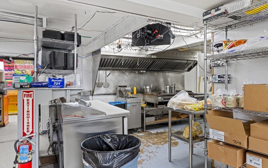 More Photos Of 1175 Newmark Ave, Coos Bay Restaurant For Sale