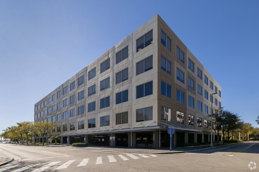 More Photos Of 3683 S Miami Ave, Miami Medical For Lease